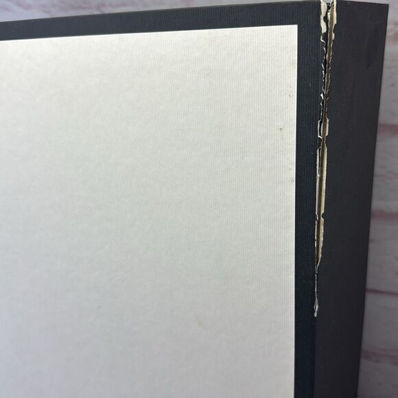 Large Gucci Box & Ribbon - Picture 2 of 7